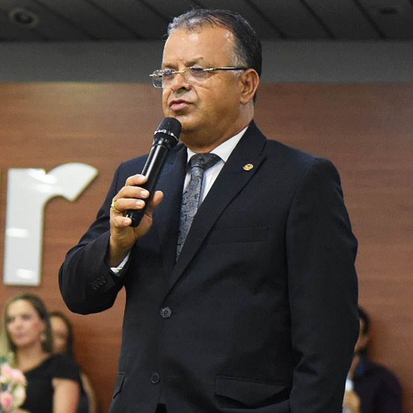 Dr. Israel Brilhante